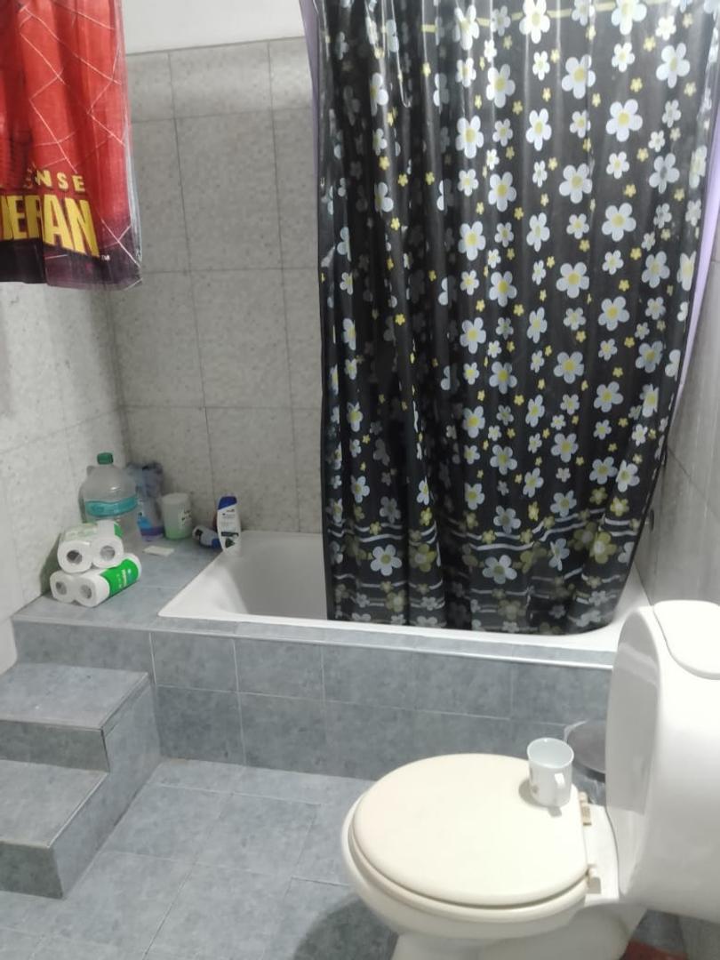 Casa 3 dormitorios - B° Guiraldes a Mts de av Chaco