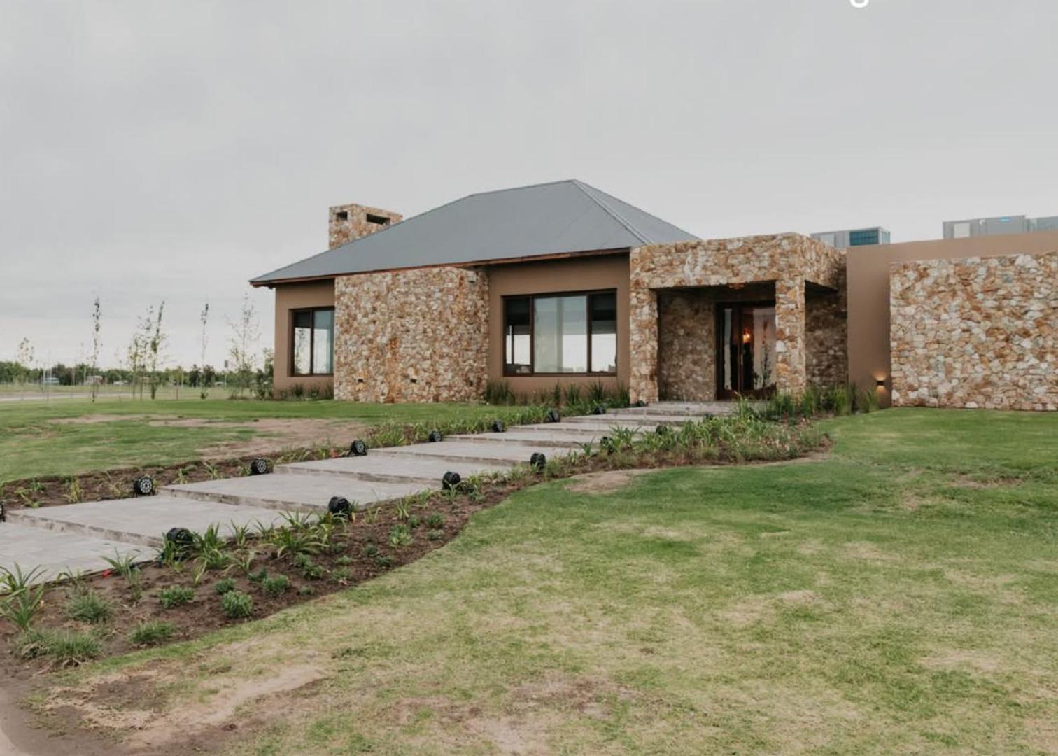 VENTA: Terrenos de 800 m2 en Barrio Privado La Finca I, Funes