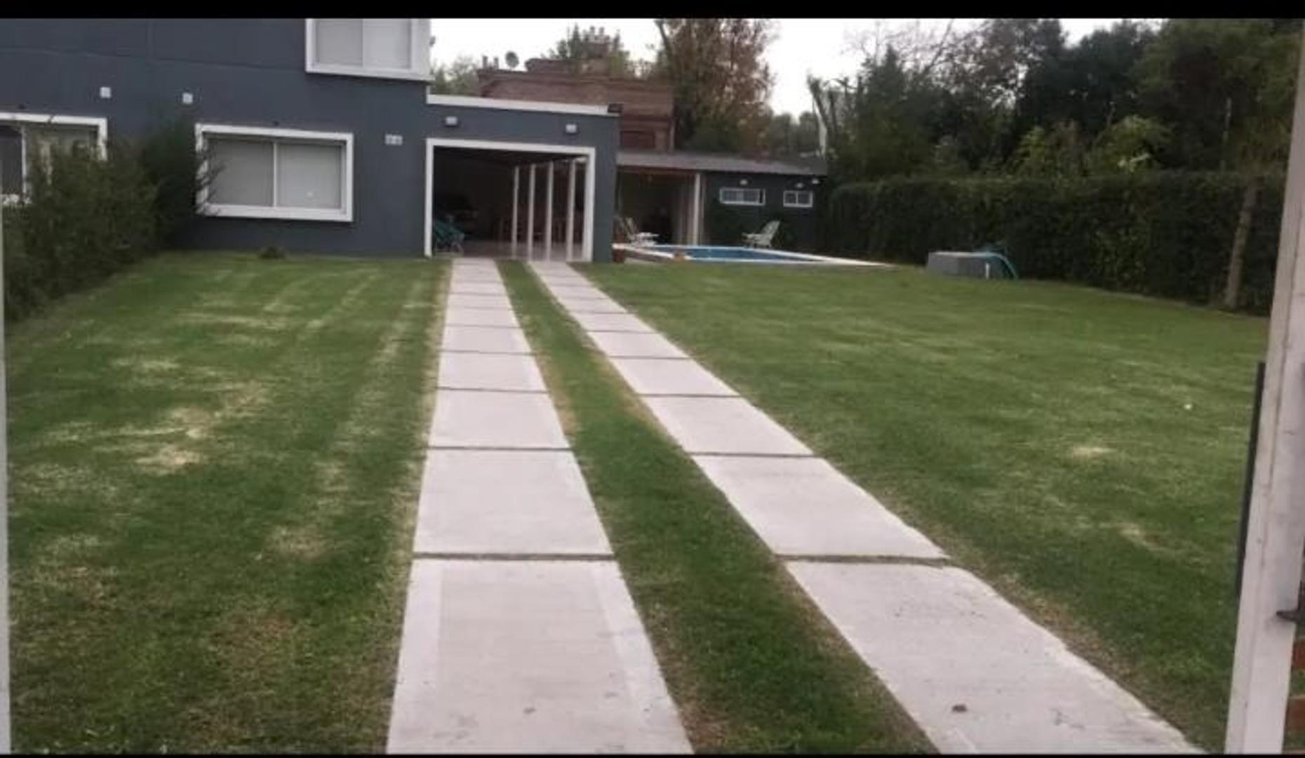 Casa 4 amb. La Celia, sobre calle Rio Paraná. lote 20x40