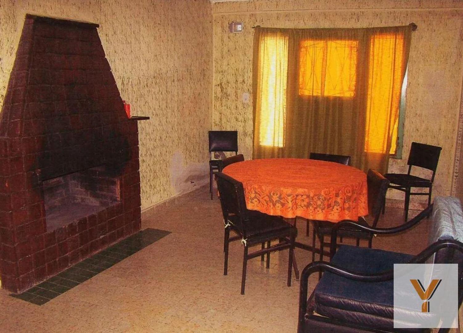 Casa 3 ambientes con 2 baños