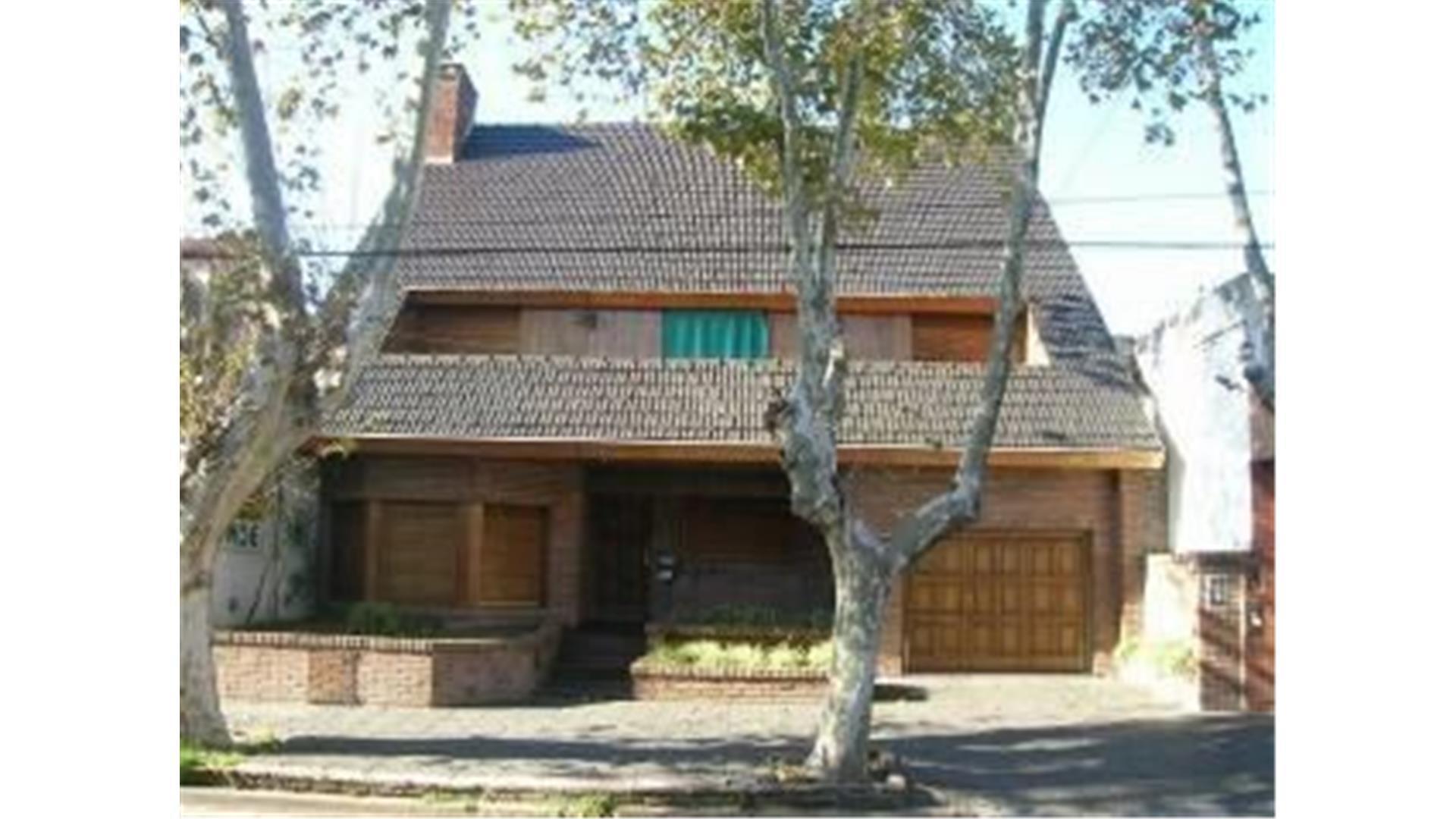 Casa 6 ambientes con 4 baños