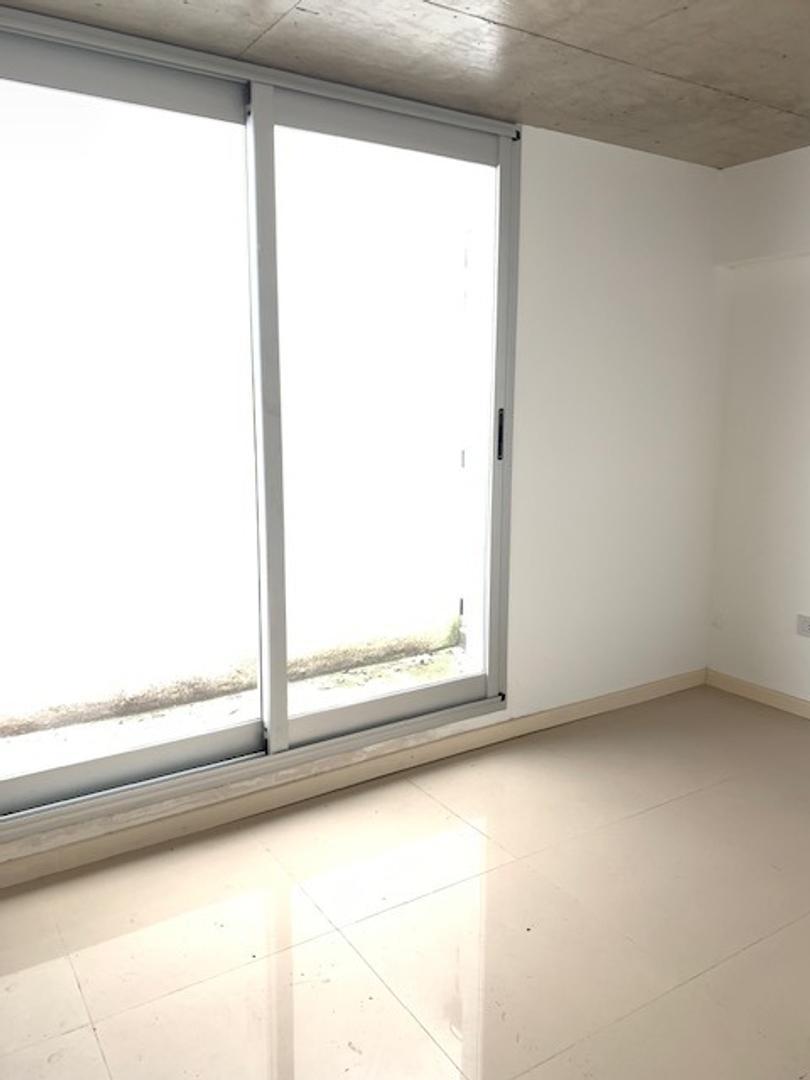 Oficina Zeballos 678 - Planta baja