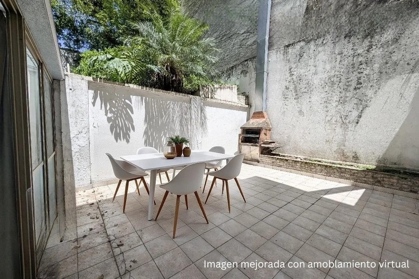 3 ambientes en PB con quincho, patio y parrilla 