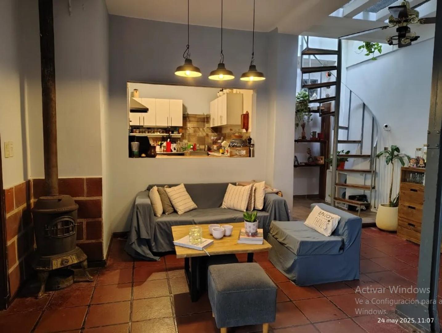 Casa en Venta con 2 cocheras
