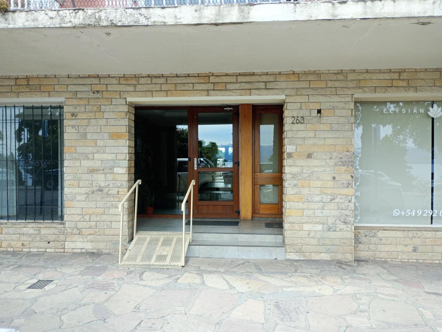 Vice Almirante O'connor 200, Piso 5