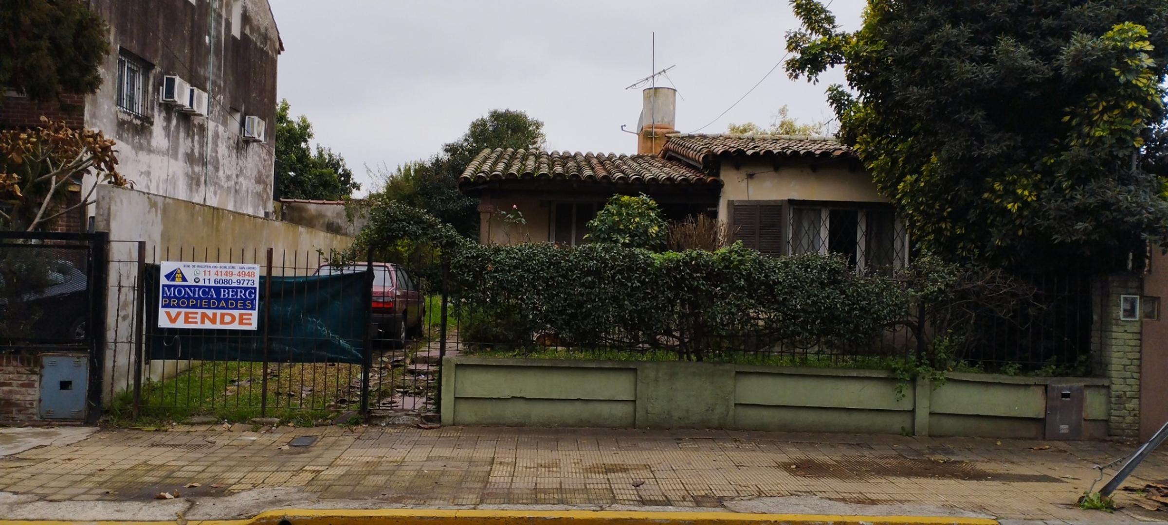 CASA A REFACCIONAR MUY BIEN UBICADO