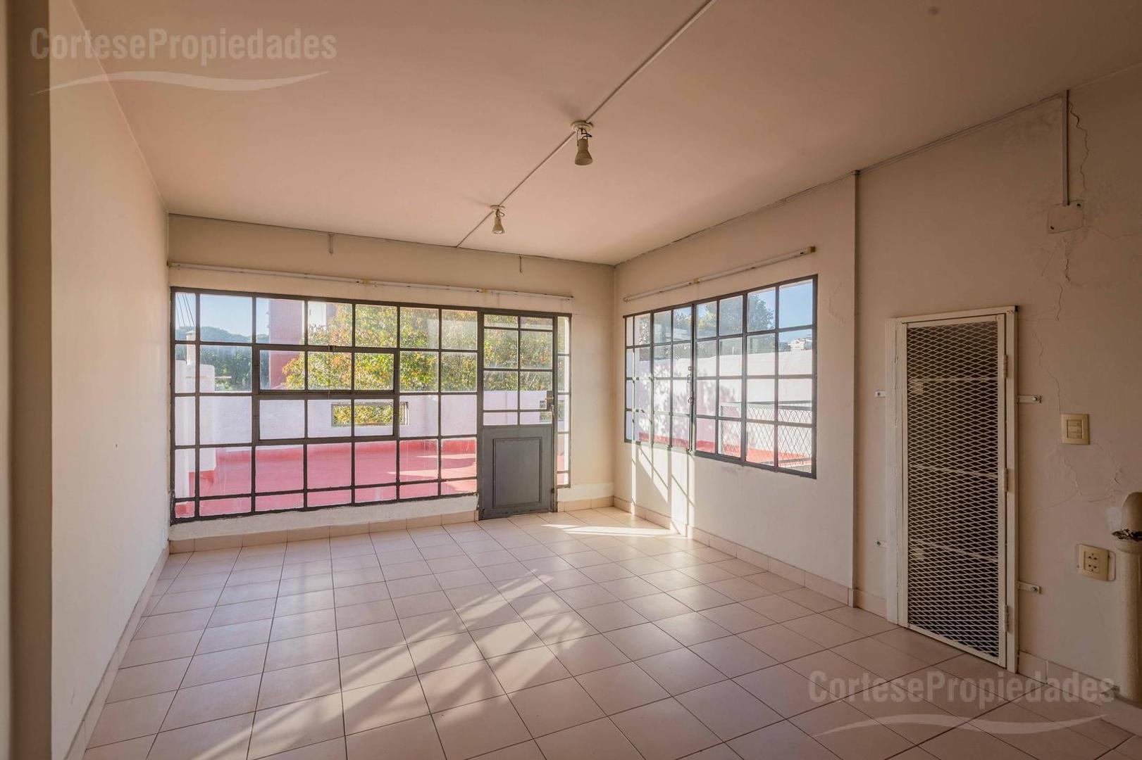Depto Tipo Casa en Venta de 4 ambientes