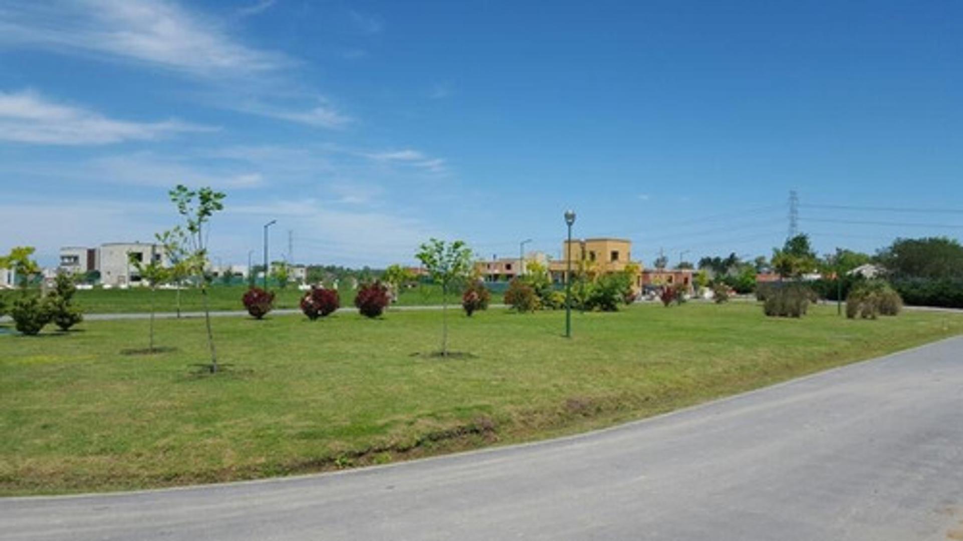 Terreno en Venta en Laguna Azul, USD 8.300