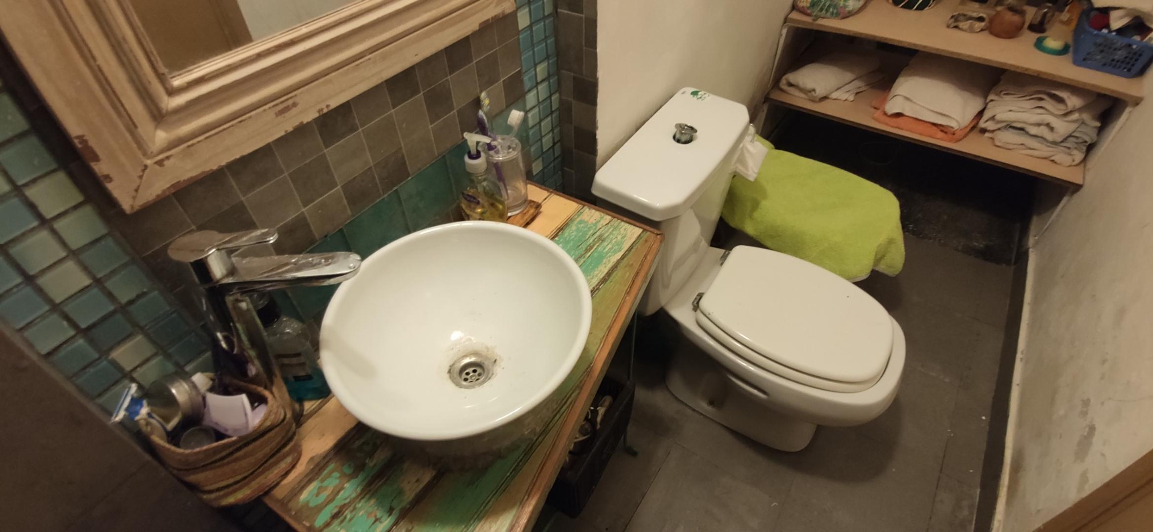 Casa 2 ambientes con 2 baños