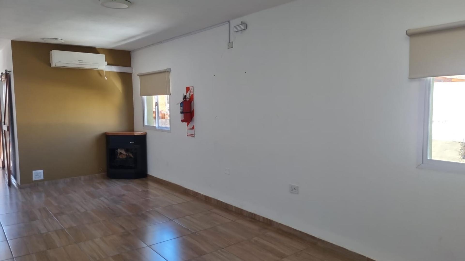 ALQUILO GALPON, DEPOSITO Y OFICINA BARRIO SAN VICENTE.