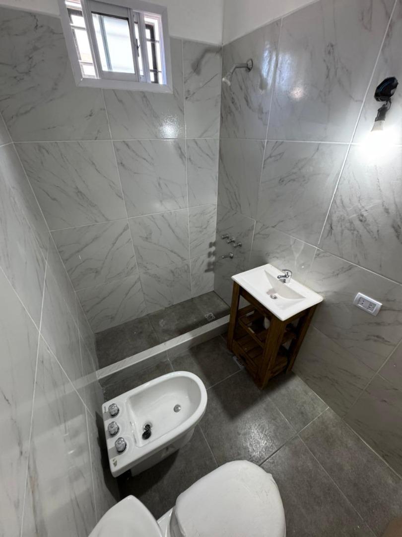 casa tipo PH planta baja en alquiler zona unicenter
