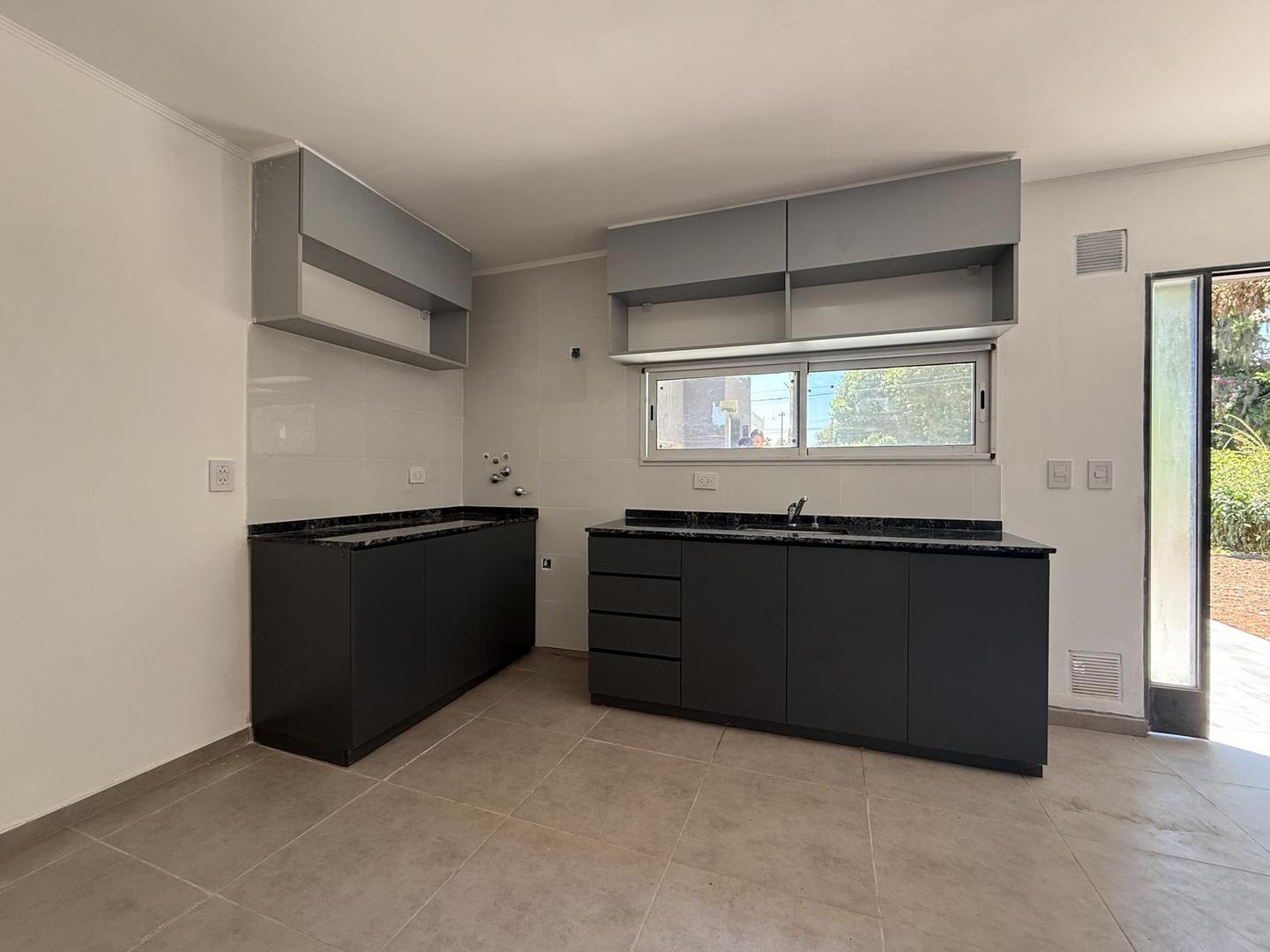 Casa 3 ambientes con 1 baño