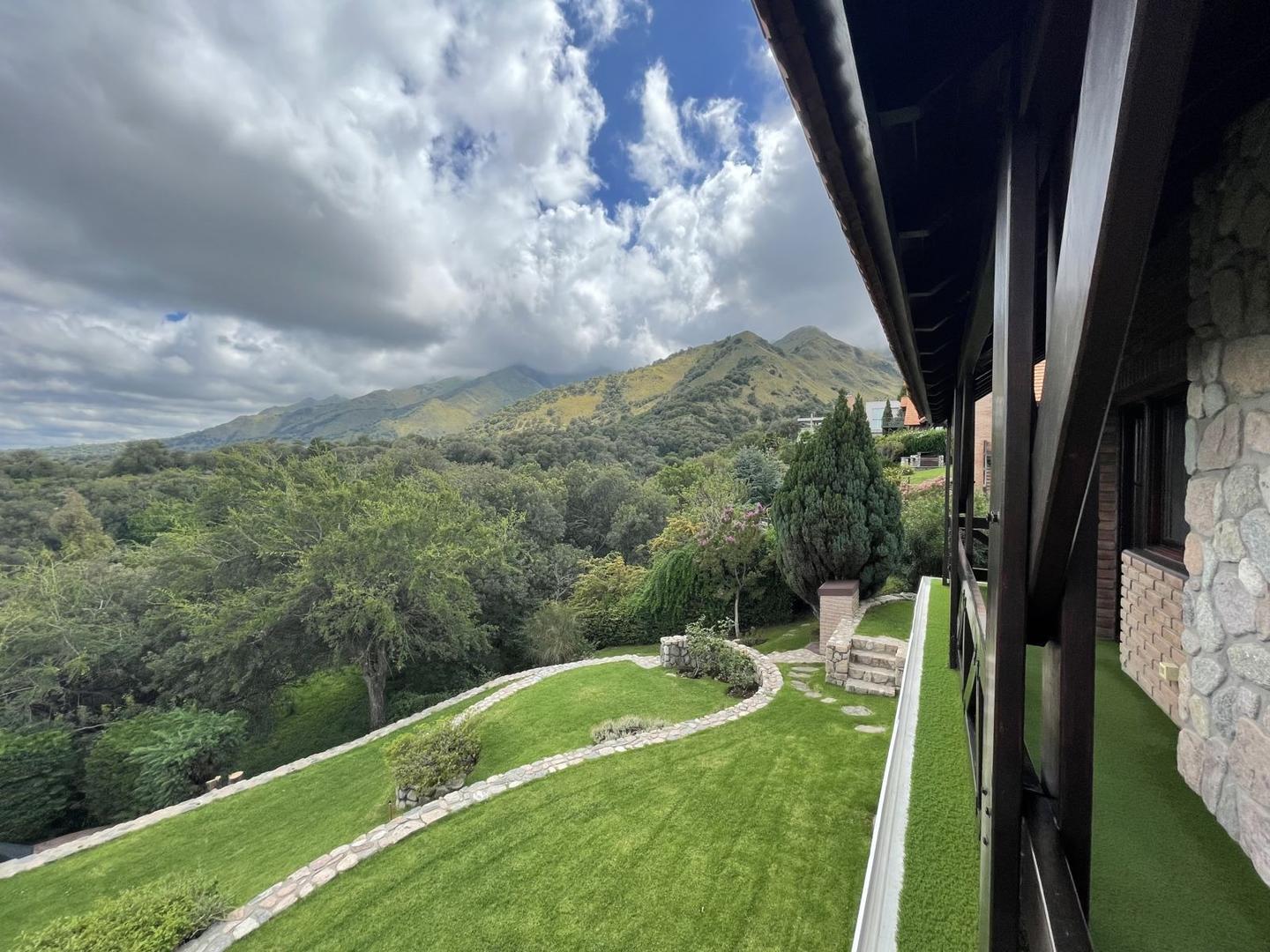 Casa 3 ambientes con 2 baños