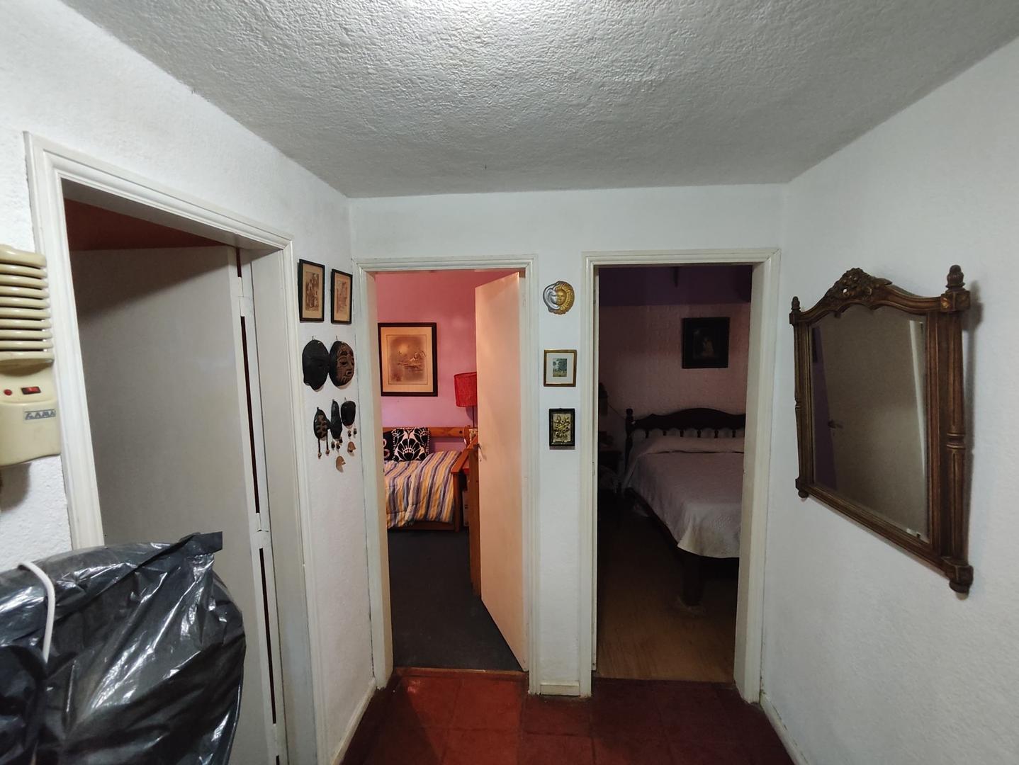 Amplio Chalet 4 ambientes con cochera y patio 