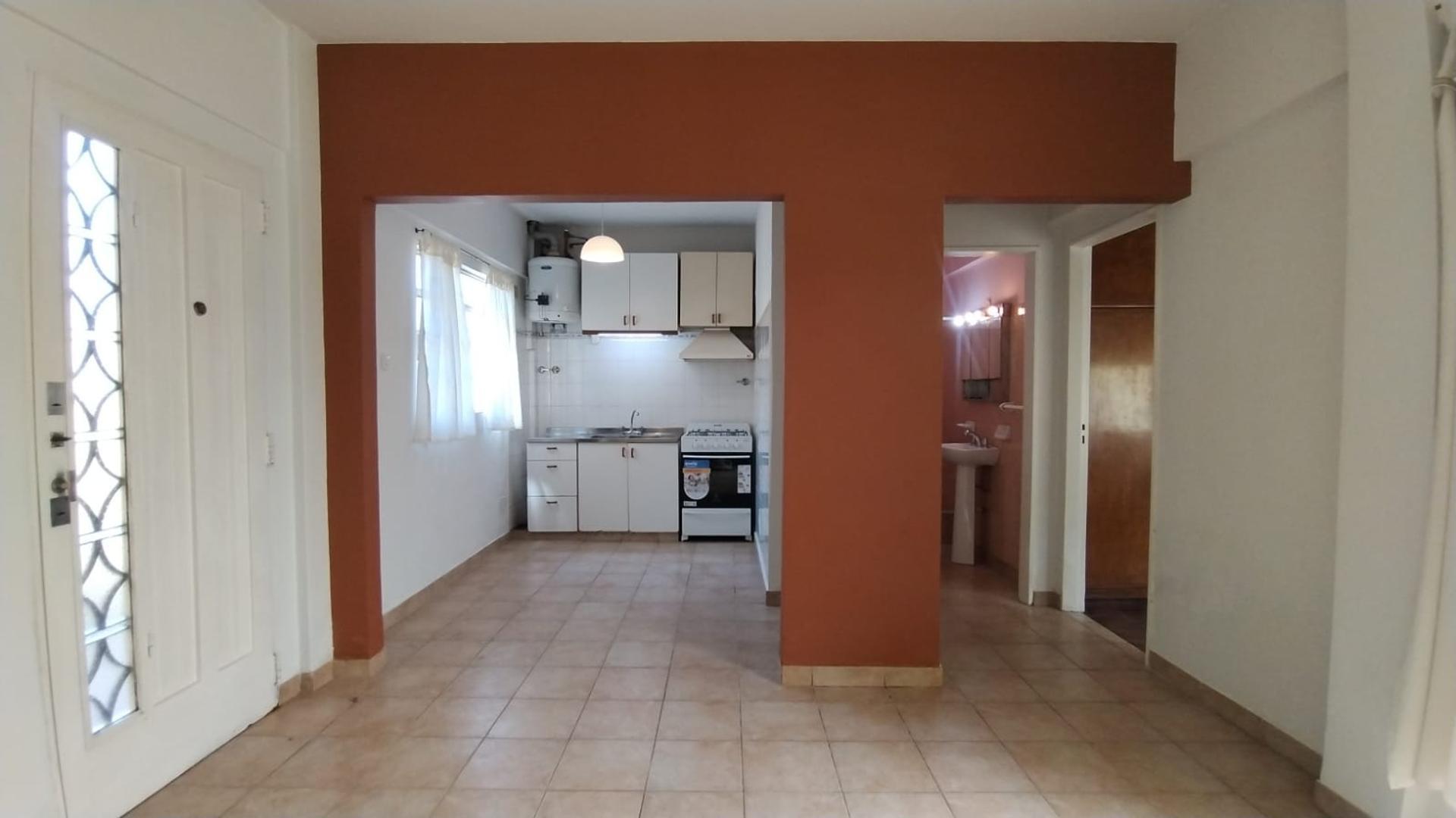 Depto Tipo Casa en Venta en Haedo, USD 58.000