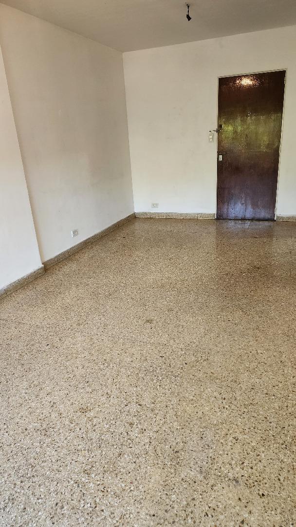 José M. Moreno 1900, Piso 2