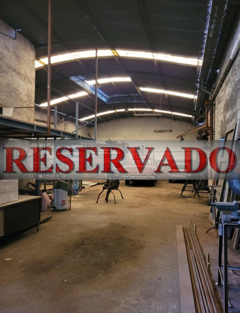 EXCELENTE GALPÓN DE 370 M² EN ALQUILER EN RAMOS MEJÍA