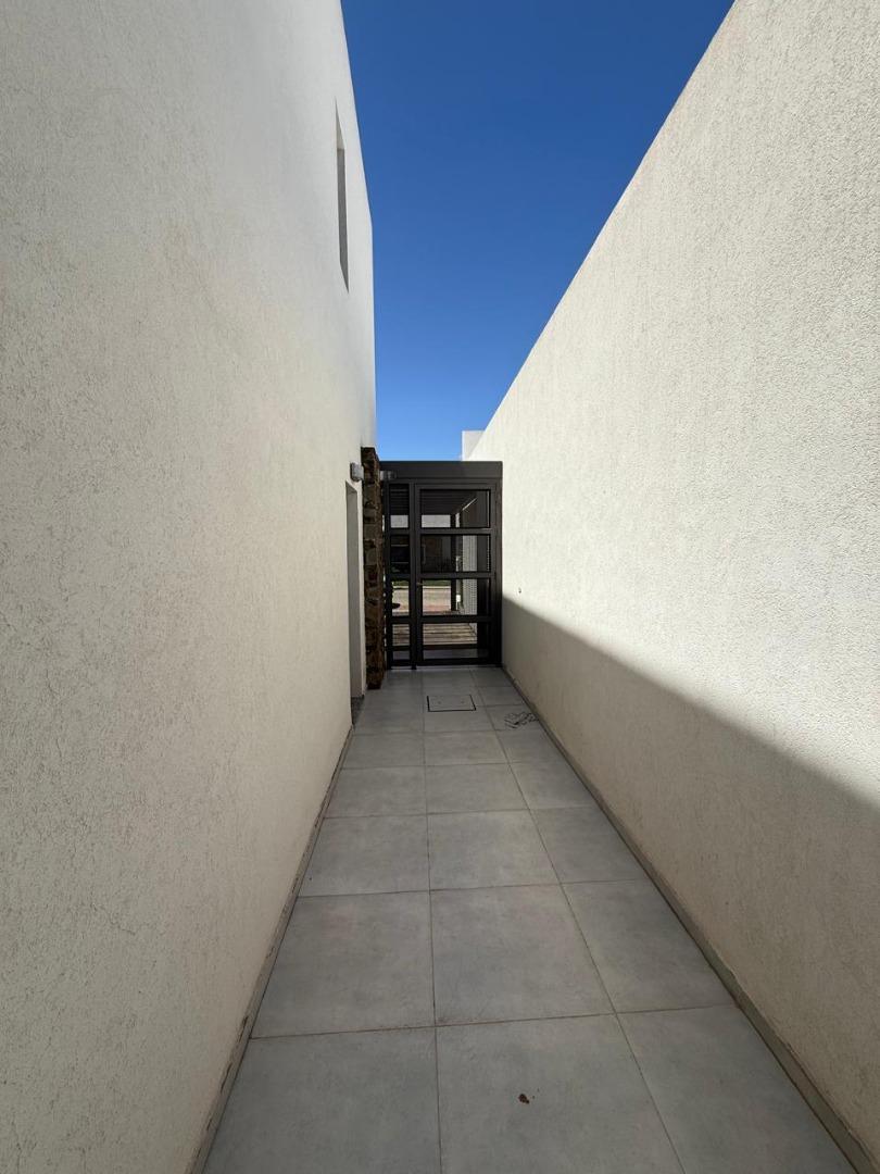 ALQUILER SEMANAL/MENSUAL DUPLEX EN  LAS PIEDRAS VALLE ESC