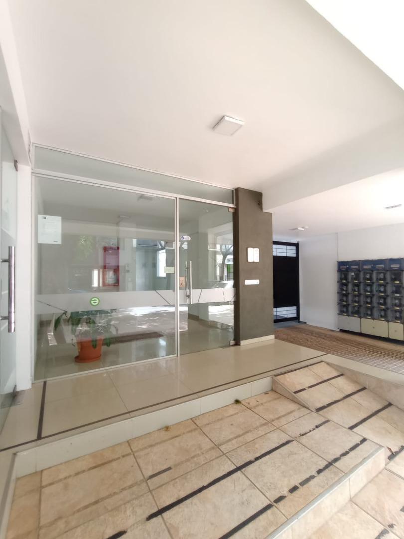 Calle 18 Entre 57 Y 58 Cochera Opcional 1200, Piso 5