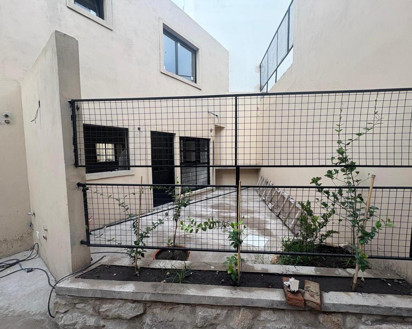 Casa 3 ambientes con 1 baño