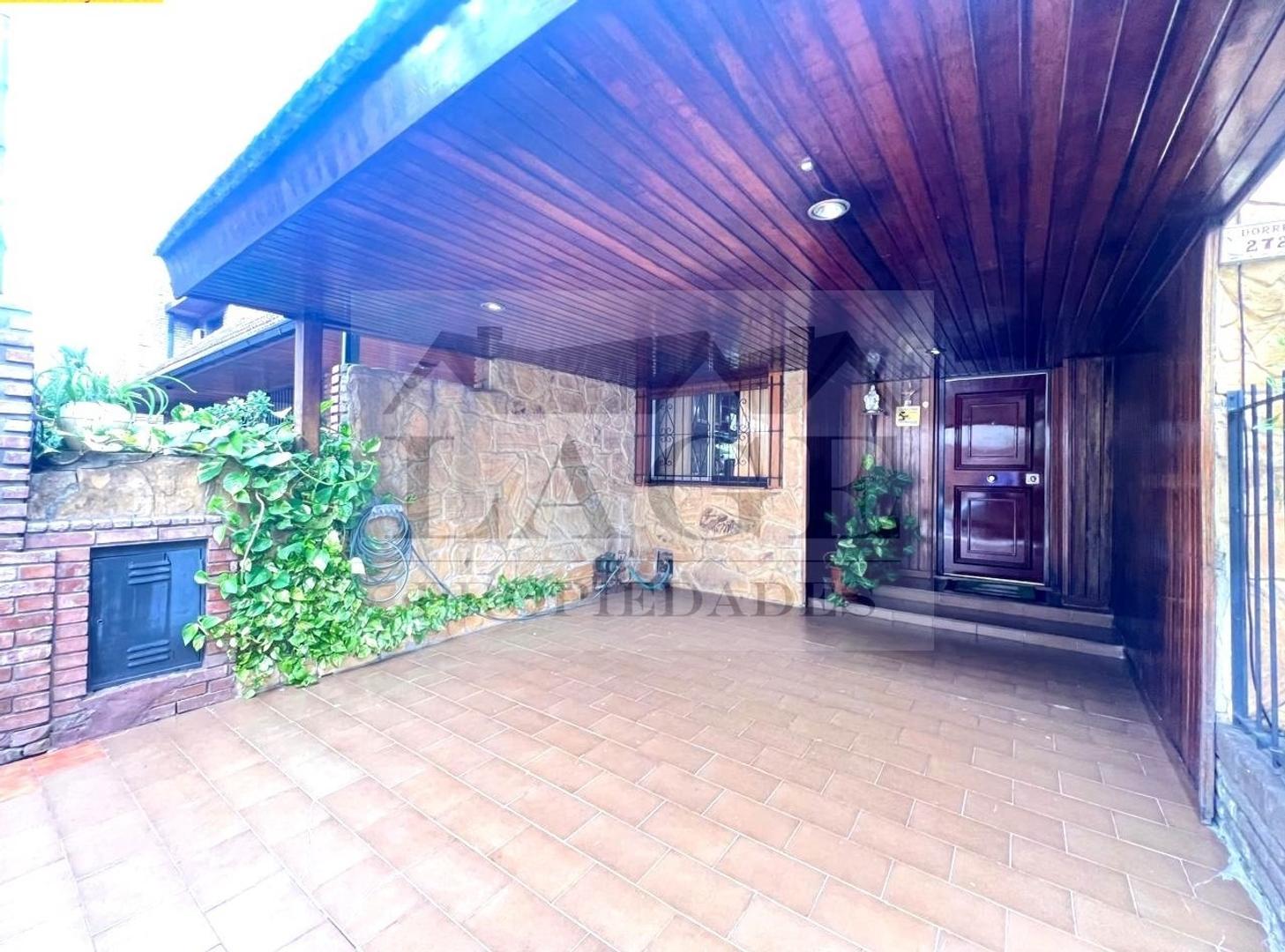 MUY BUEN DUPLEX 4 AMB C/PILETA ZONA UNICENTER