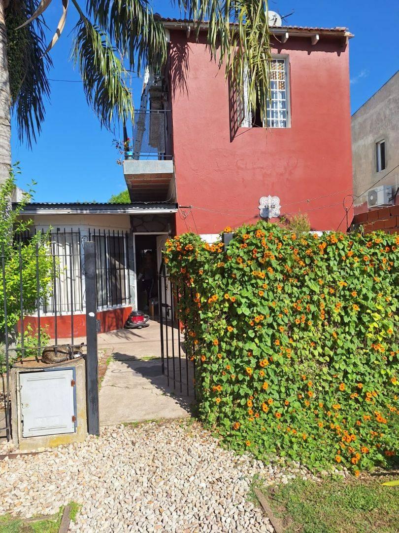 474 entre 7 y 7 bis. Casa de 3 Dormitorios en Venta en City Bell