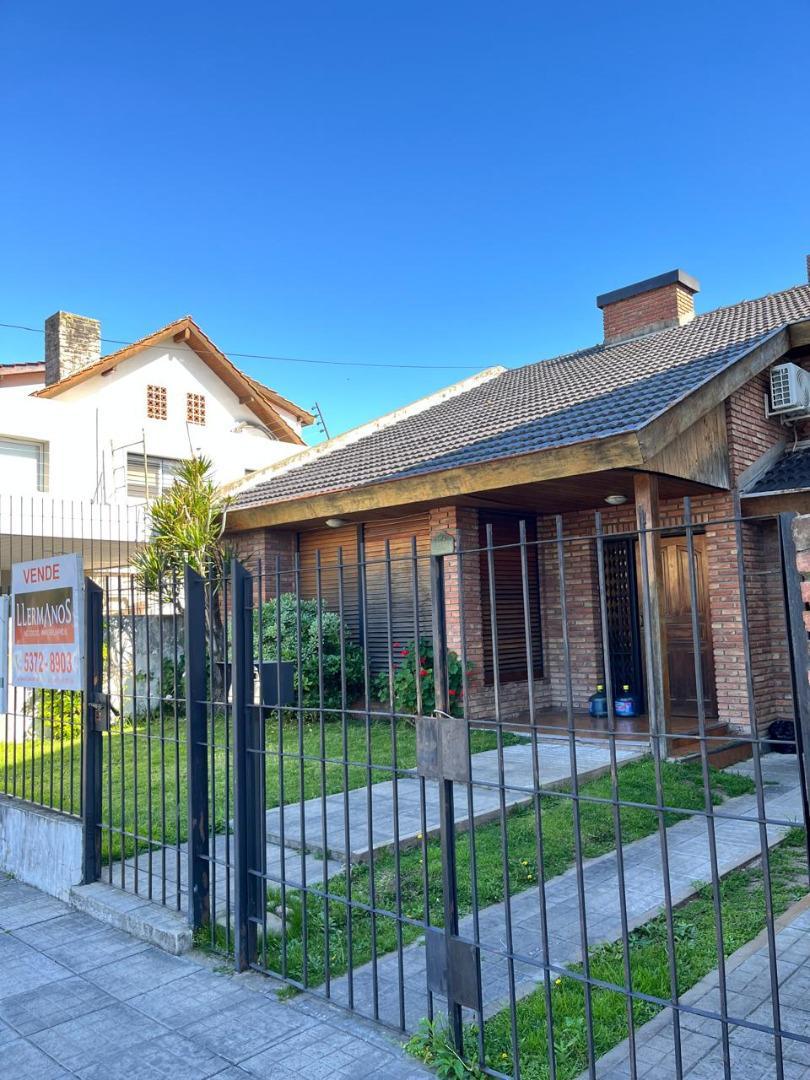 venta Casa 4 Ambientes 3 dormitorios,Villa adelina C/Jardin
