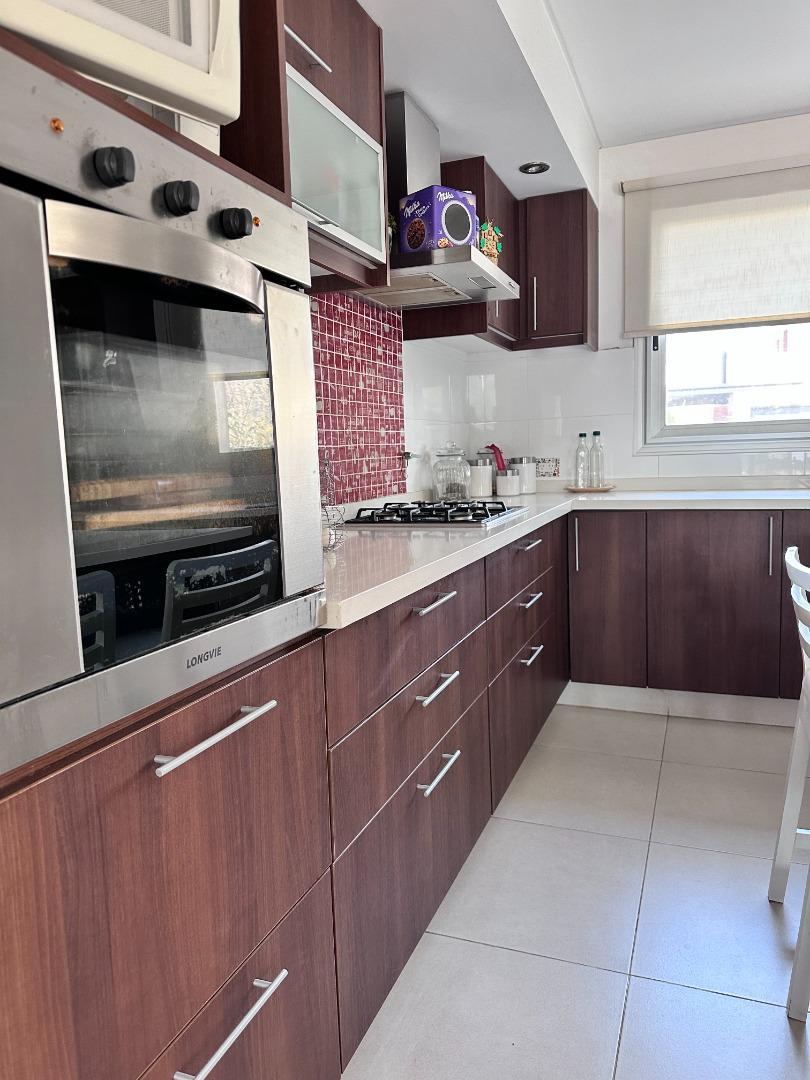 Casa 5 ambientes con 4 baños