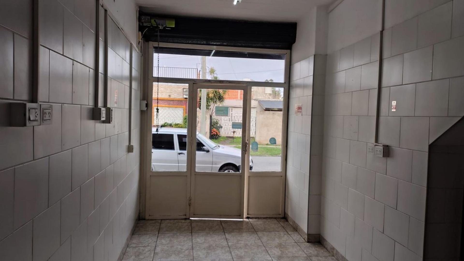 Local en Alquiler en Los Polvorines, $ 500.000