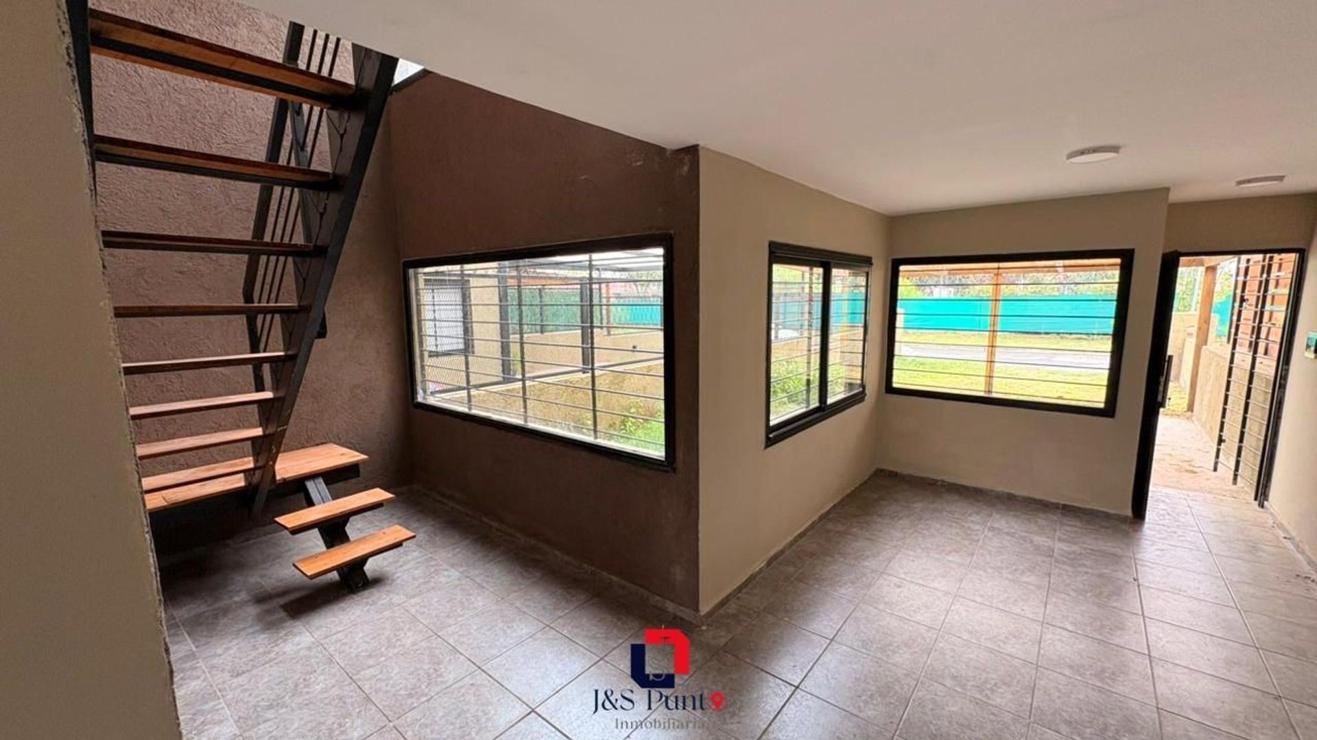 Casa en Venta con 4 cocheras