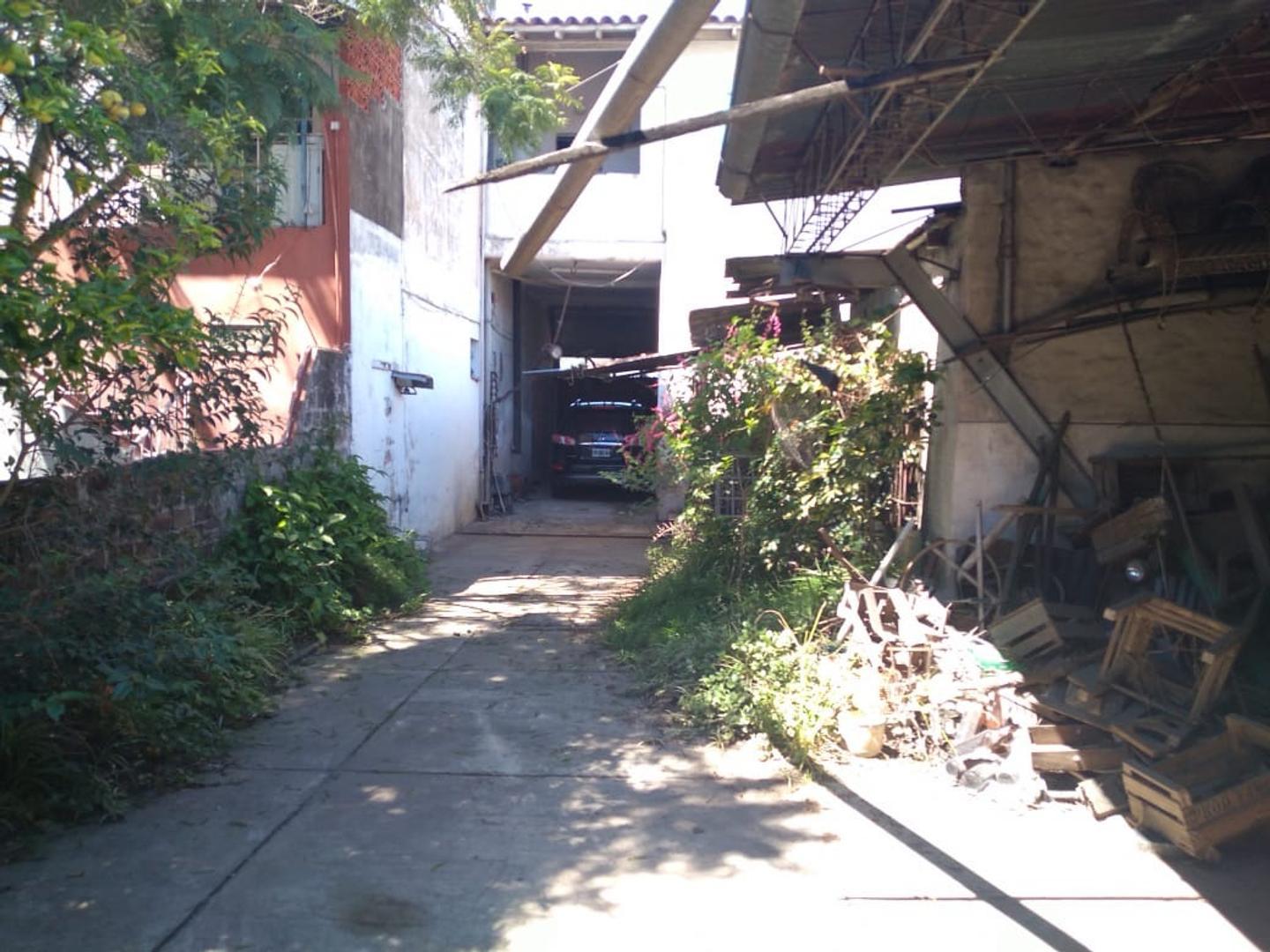 Av. Angel T De Alvear 890