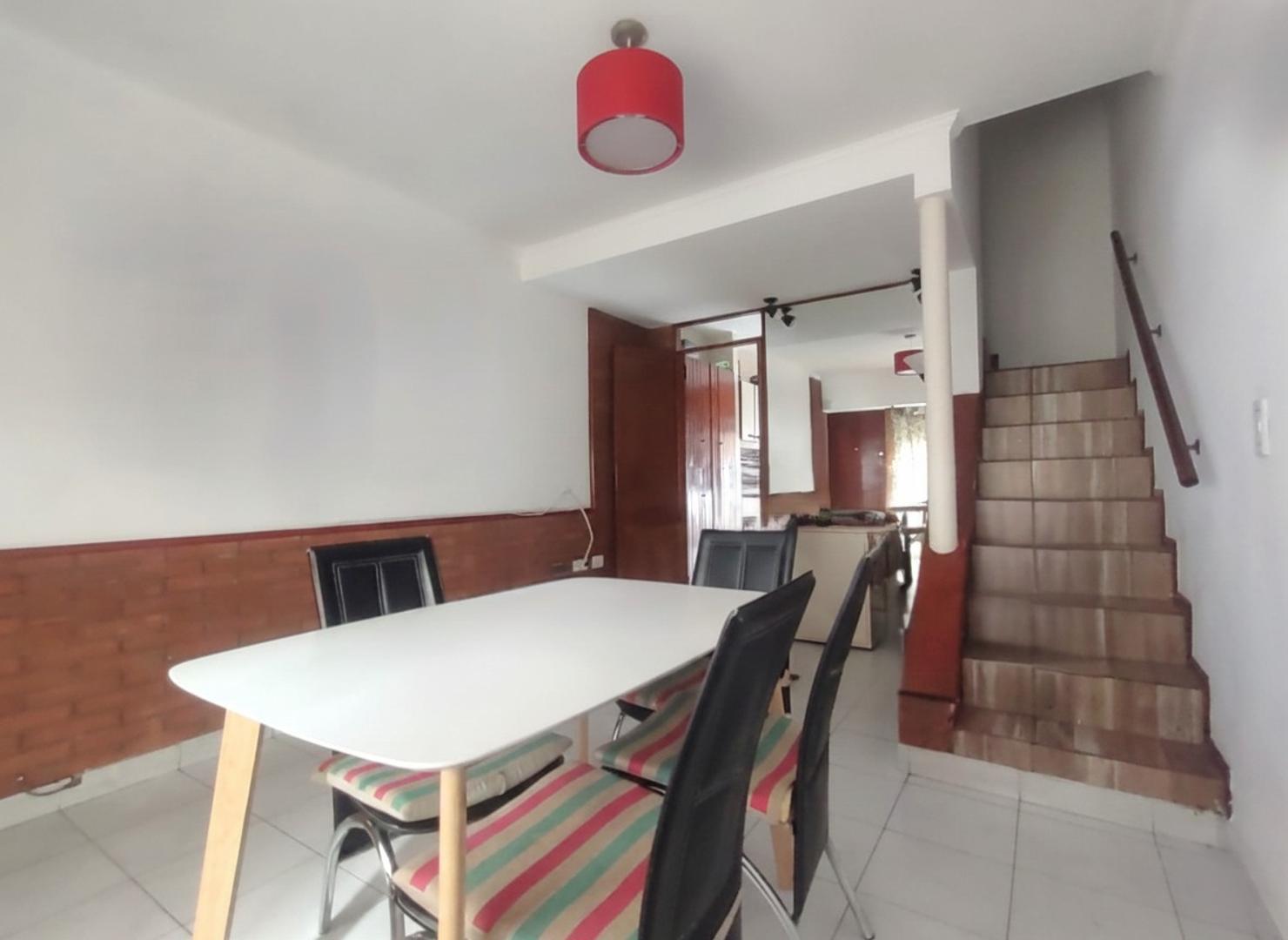 Dúplex en Alquiler Villa Luzuriaga 3 Amb. Cochera Patio