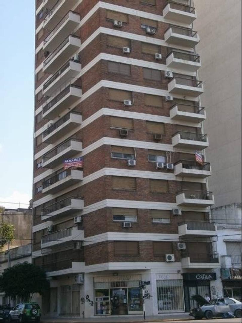 EXCELENTE PISO 4 AMBIENTES CON DEPCIAS PISO ALTO GRAN VISTA