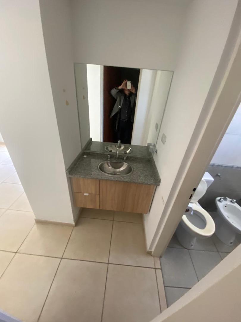 Departamento en Alquiler en Echesortu, $ 450.000