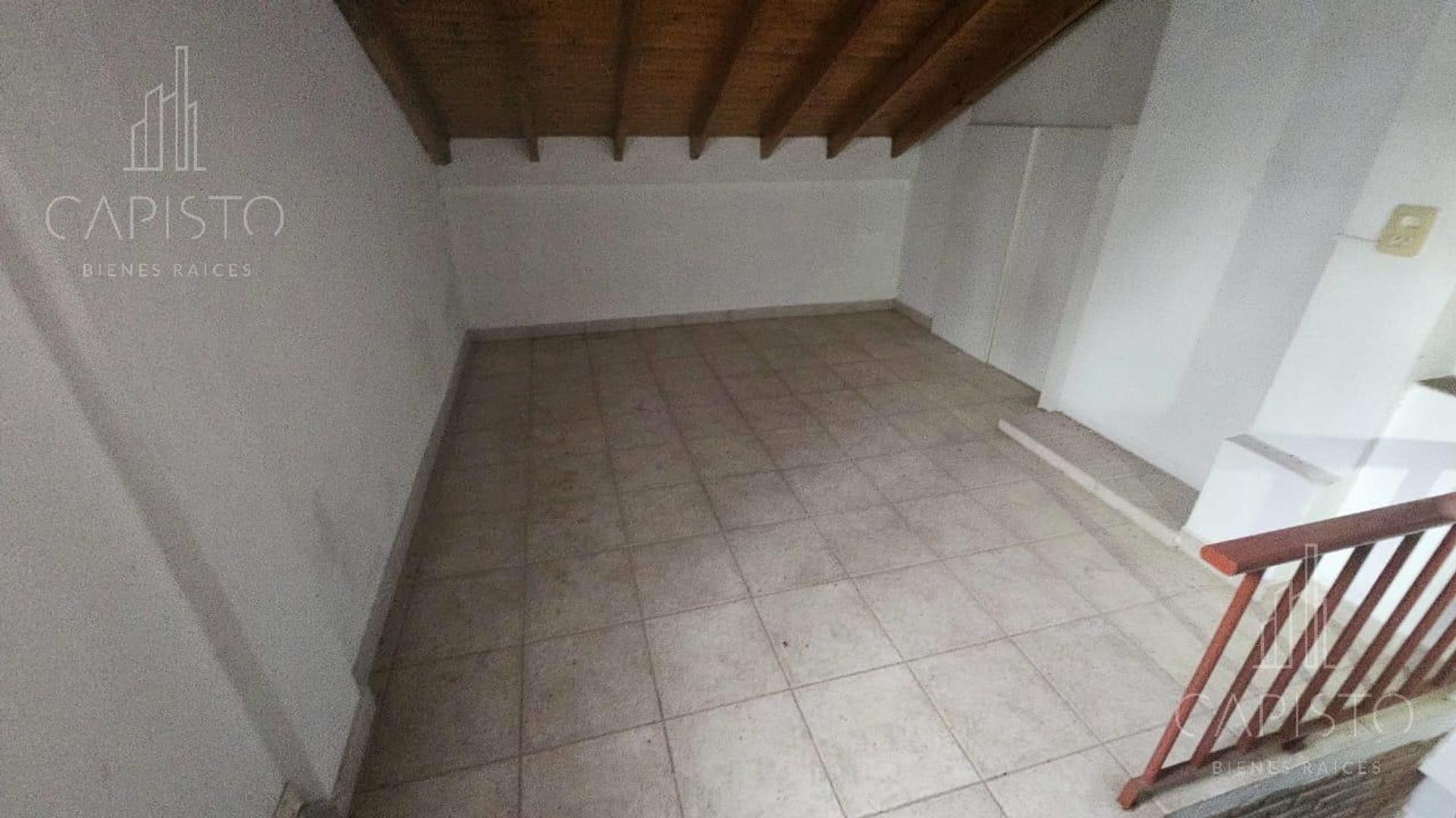 Depto Tipo Casa en Alquiler en Villa Ballester, $ 920.000