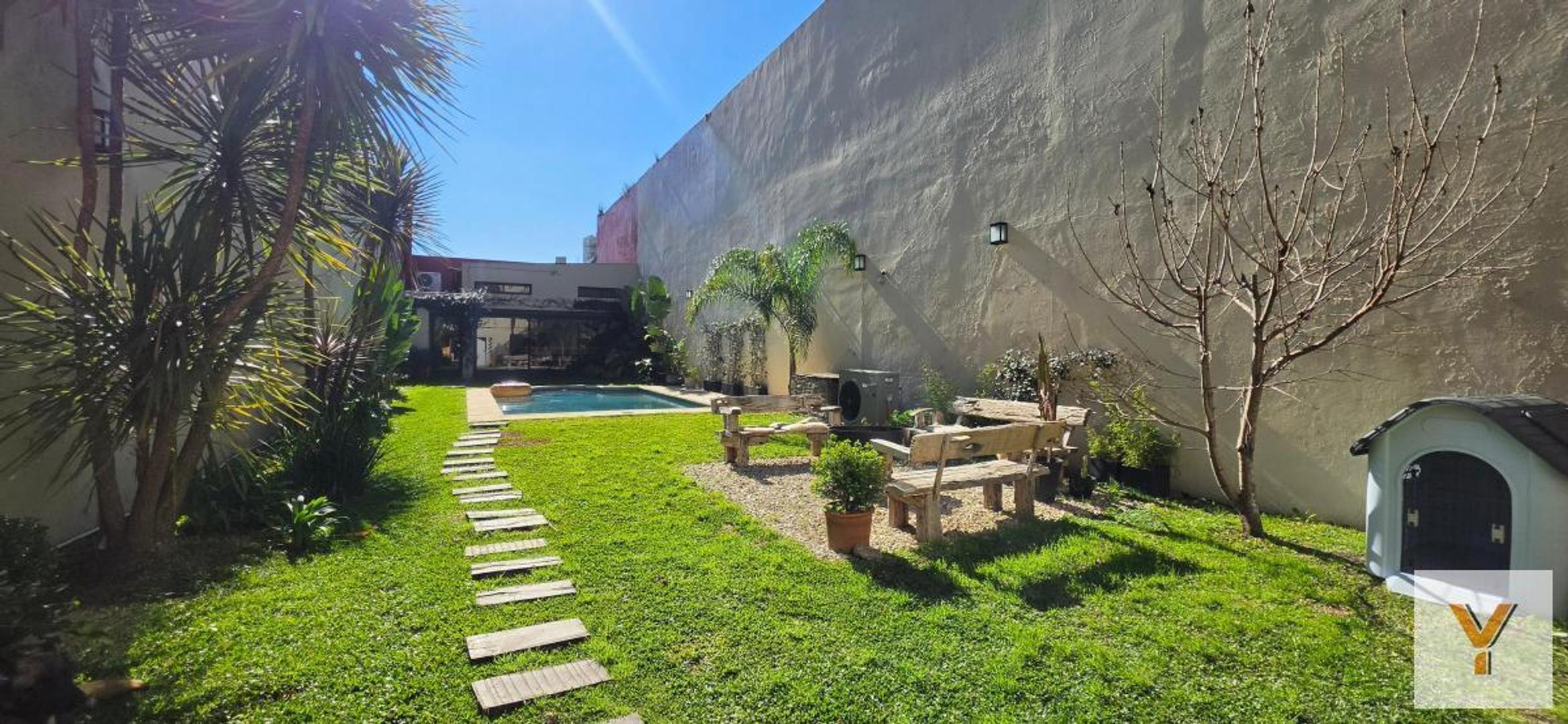 Casa 7 ambientes con 4 baños