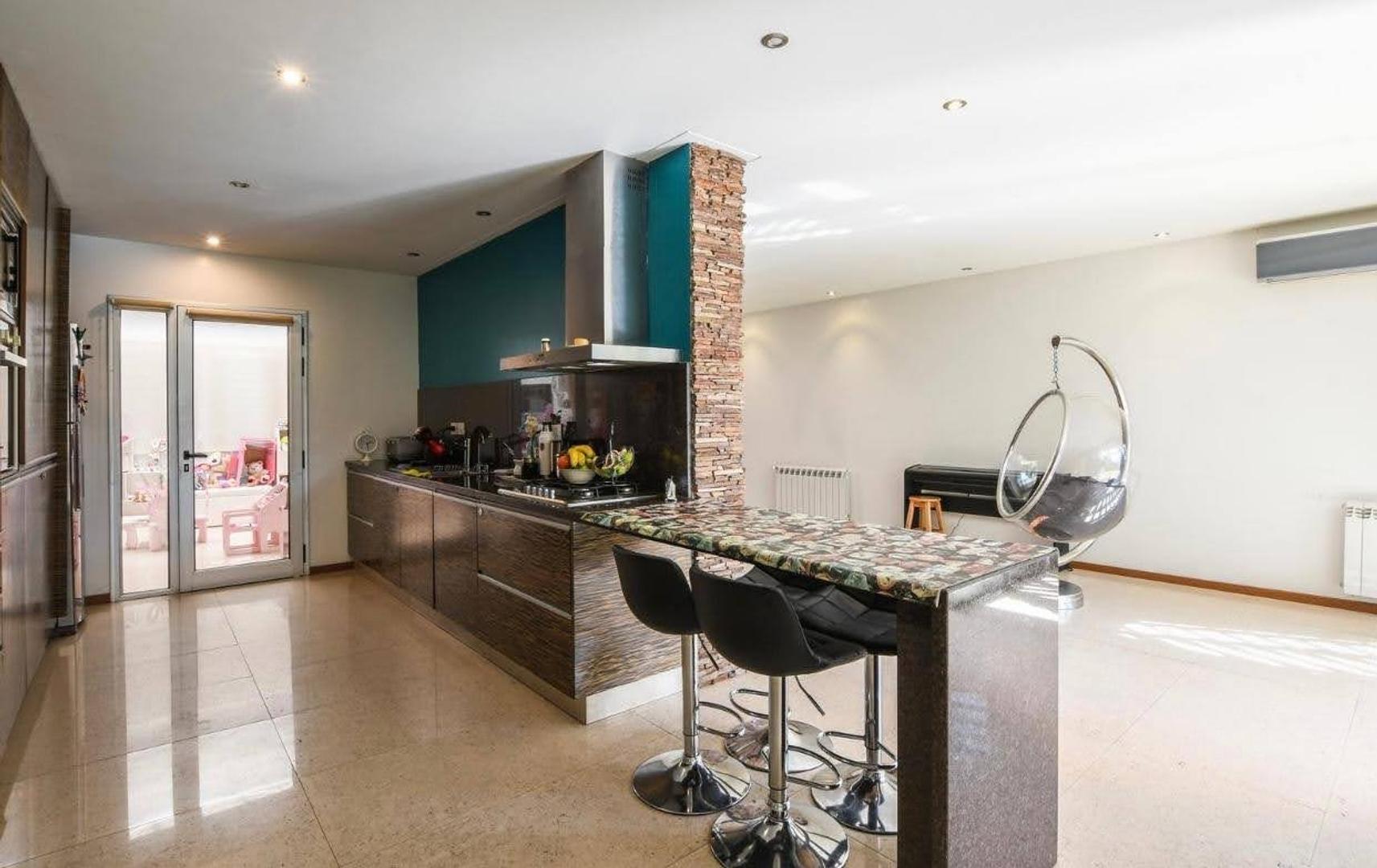 OPORTUNIDAD .CASA MODERNA Y MINIMALISTA