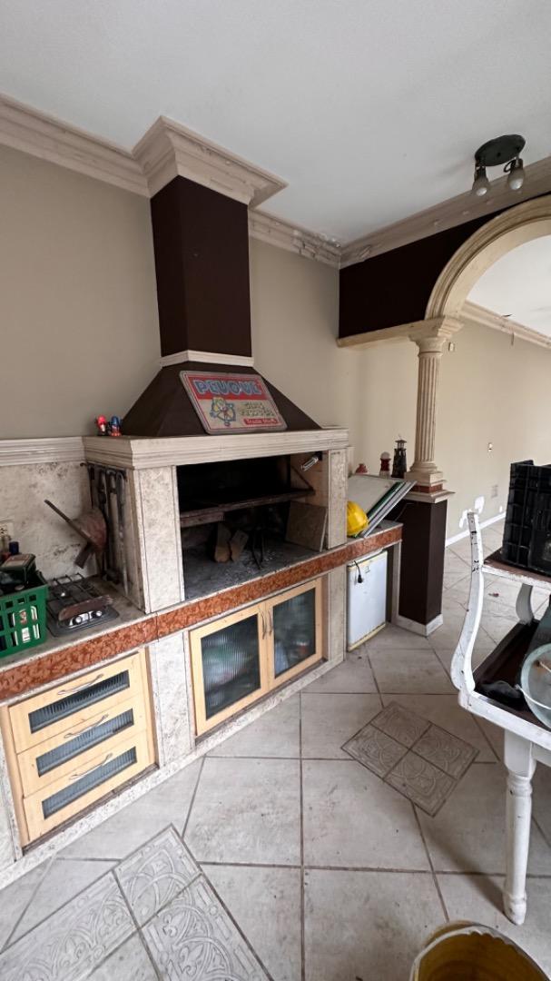 Casa en Venta con 4 cocheras