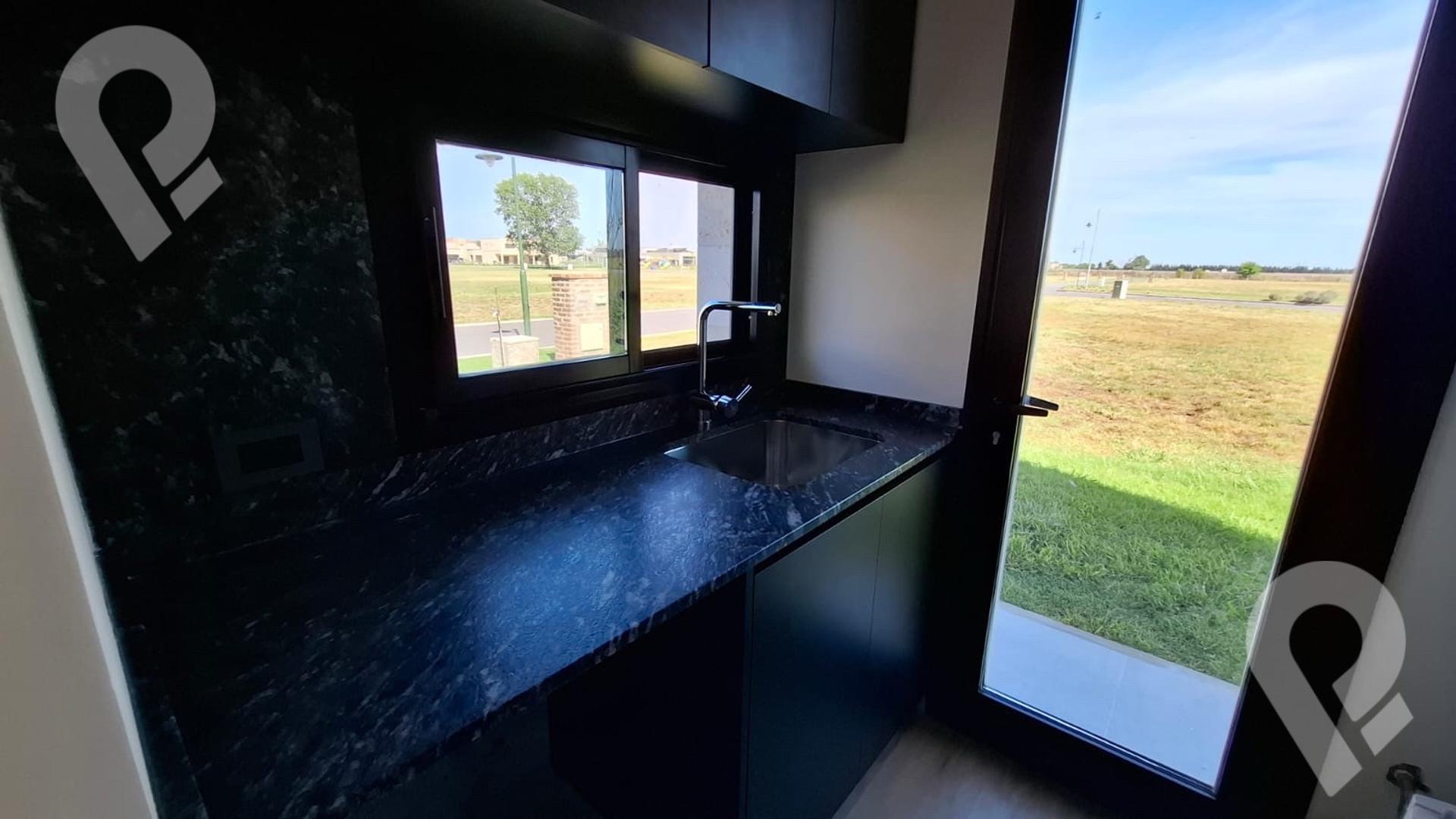 Casa en Venta en Canning, USD 330.000