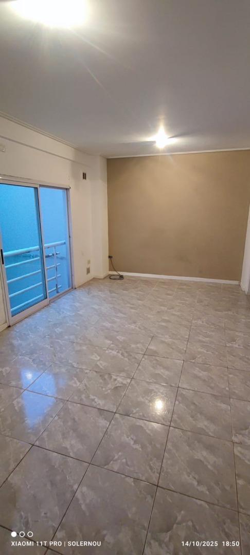 Departamento en Alquiler en Remedios De Escalada, $ 400.000