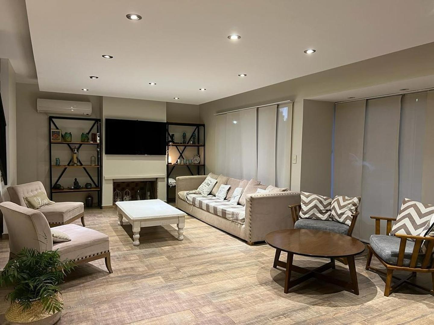 La Prensa y Miro, La Tradición. Francisco Alvarez