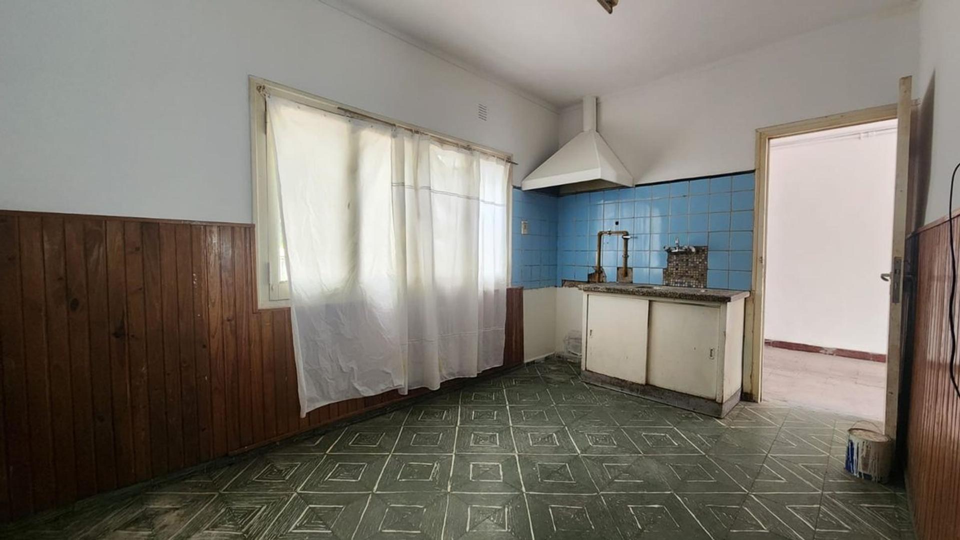 Casa 5 ambientes con 2 baños