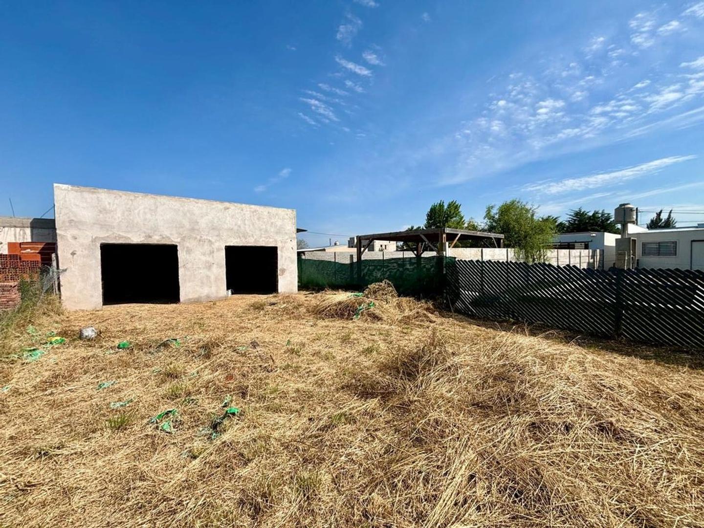 Venta lote con construccion La Plata