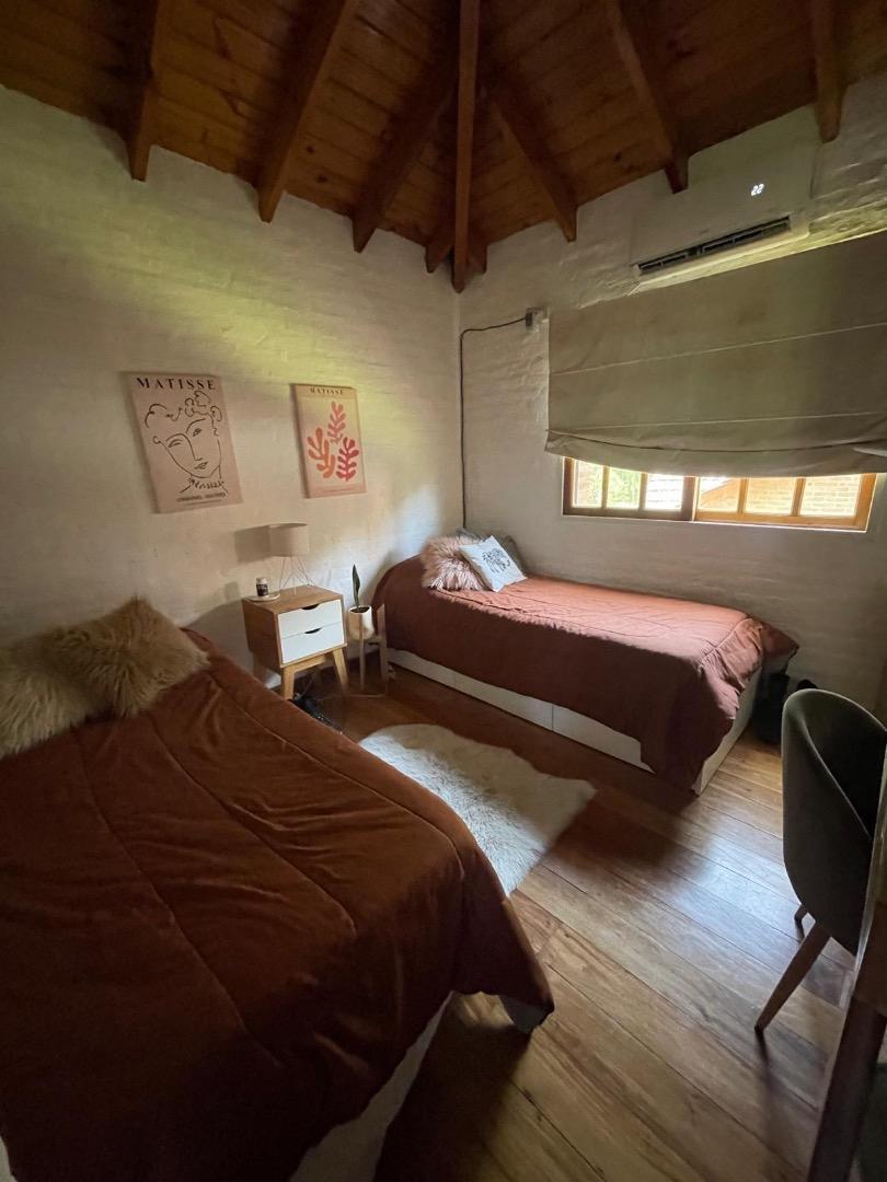 Casa en Venta con 3 cocheras