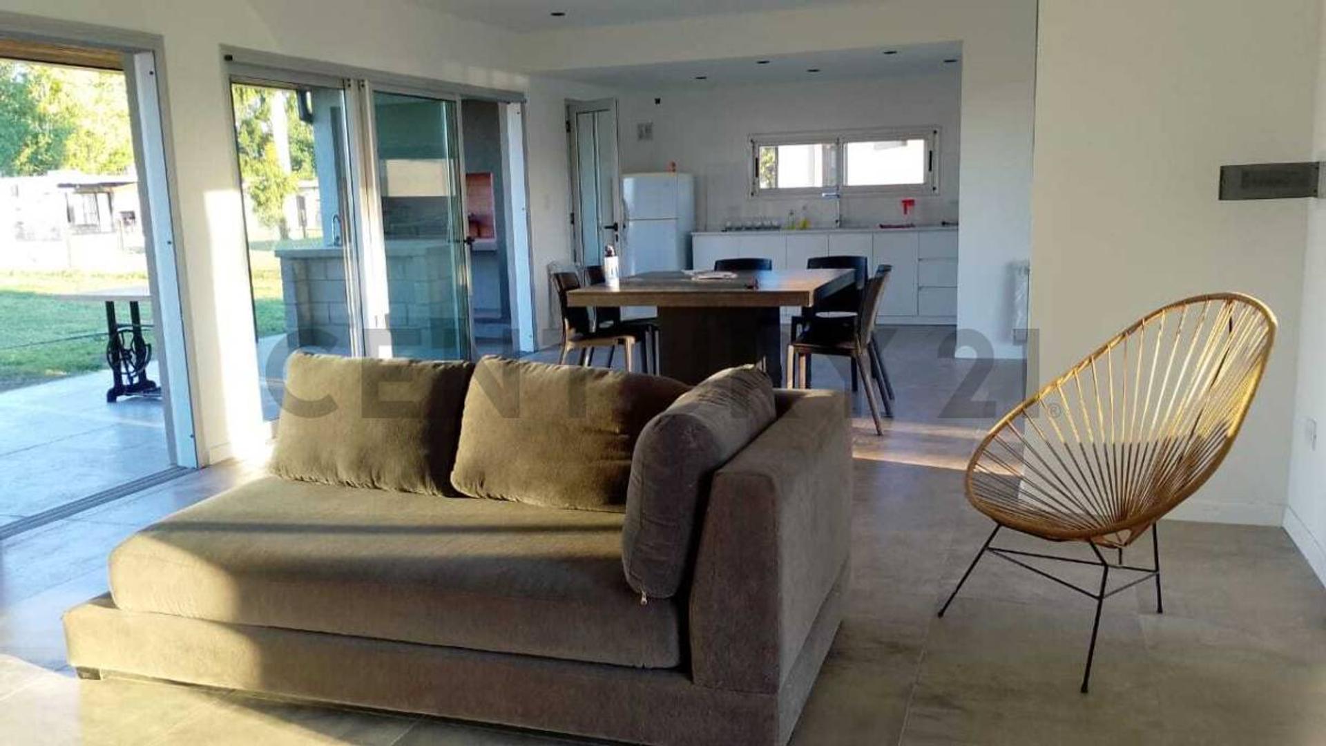 Casa 5 ambientes con 2 baños