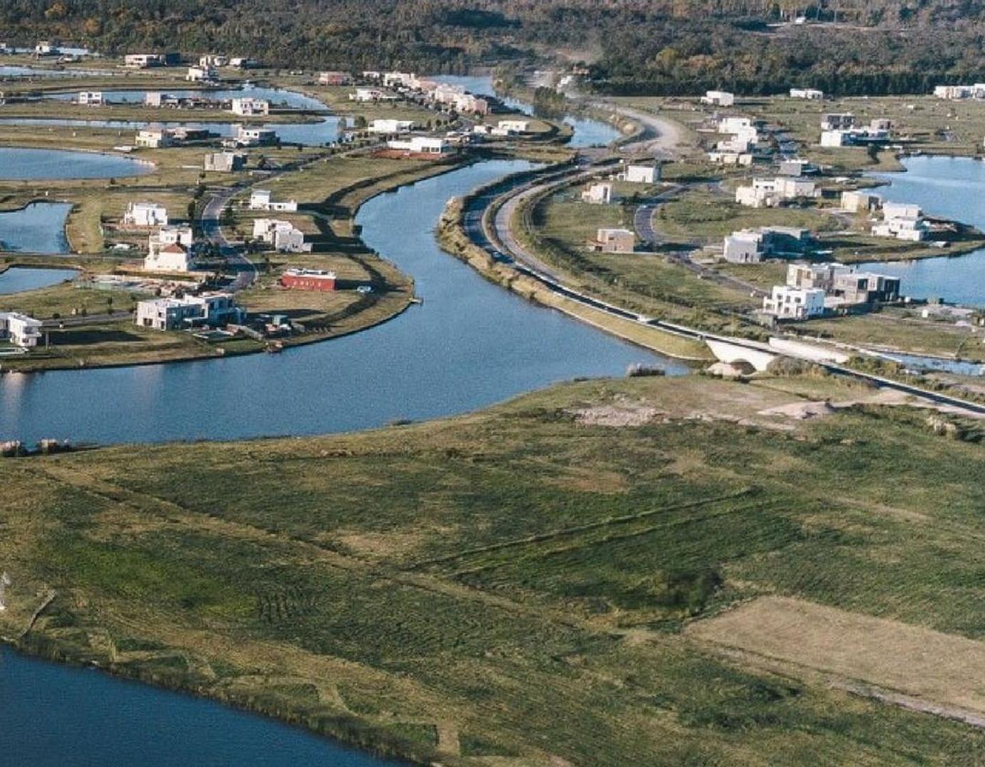 Puertos del Lago, Lote en Venta. Barrio Ceibos.