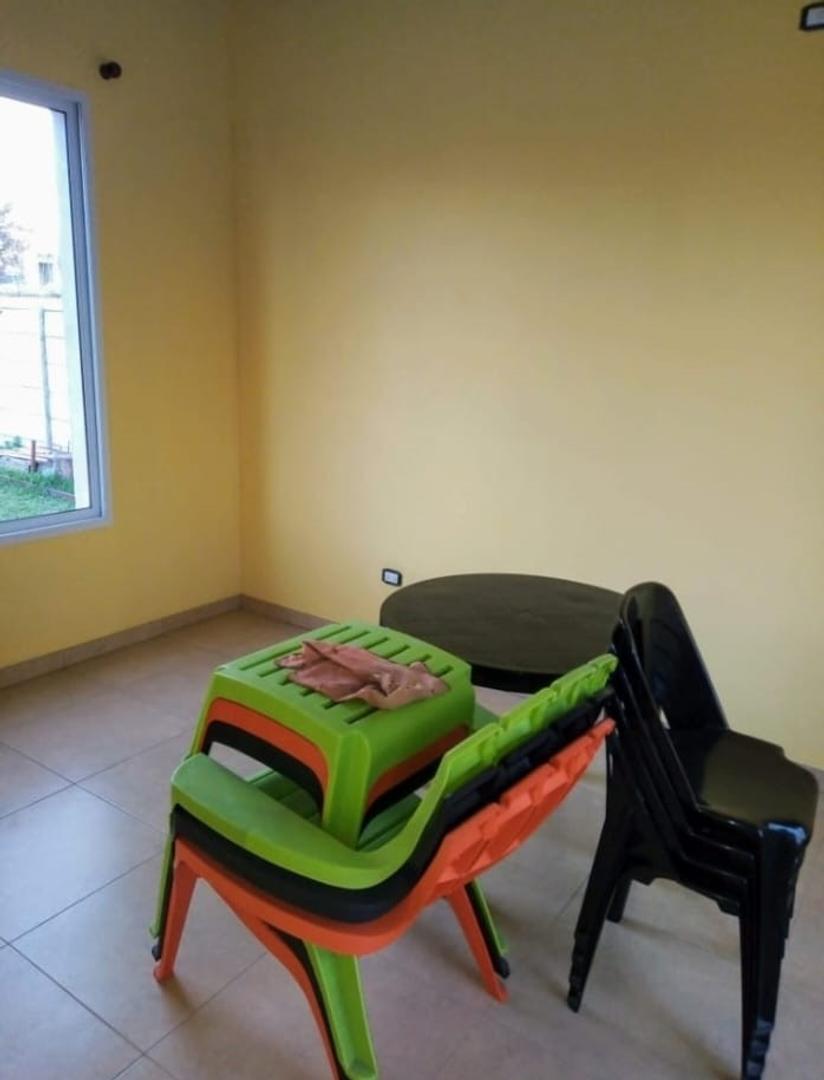 Casa 2 ambientes con 1 baño