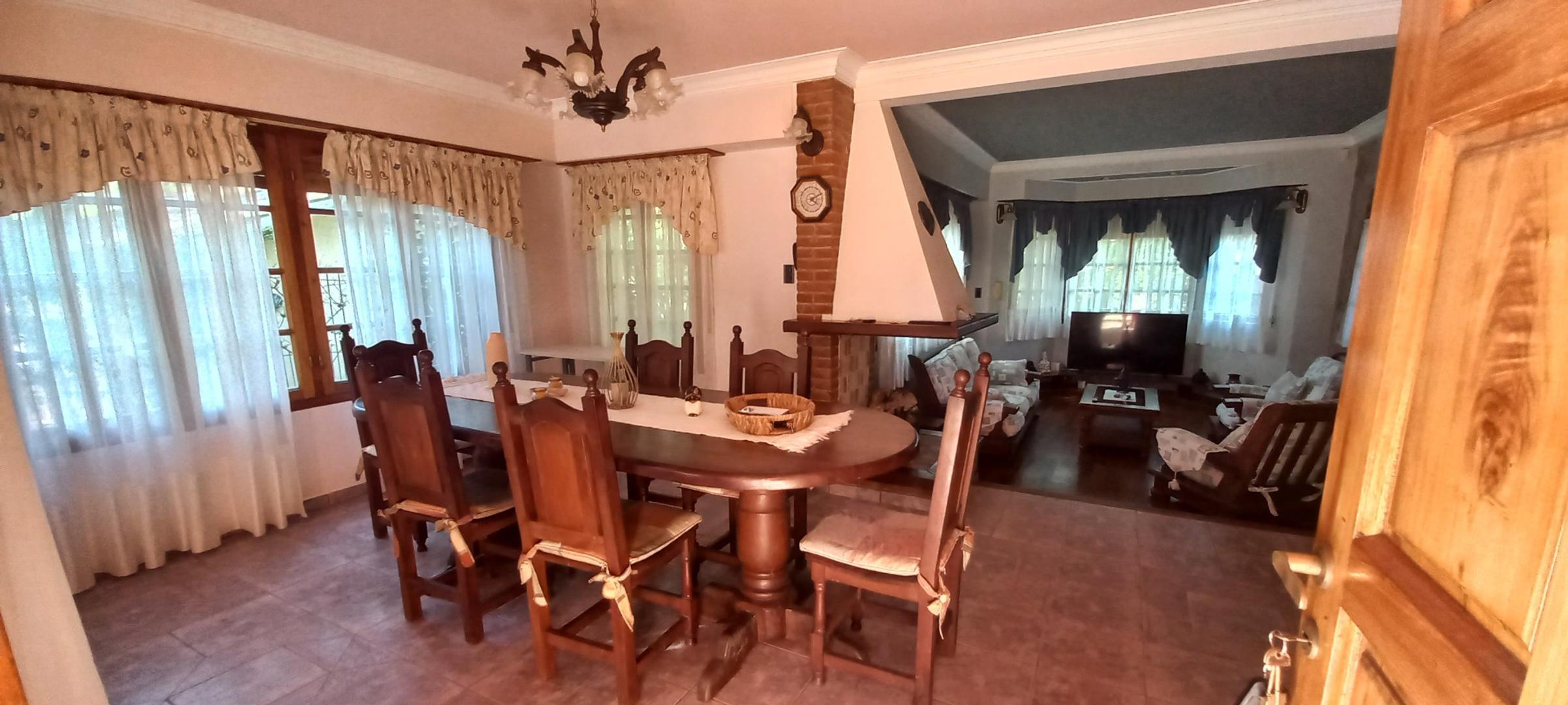 Casa en Venta con 1 cochera