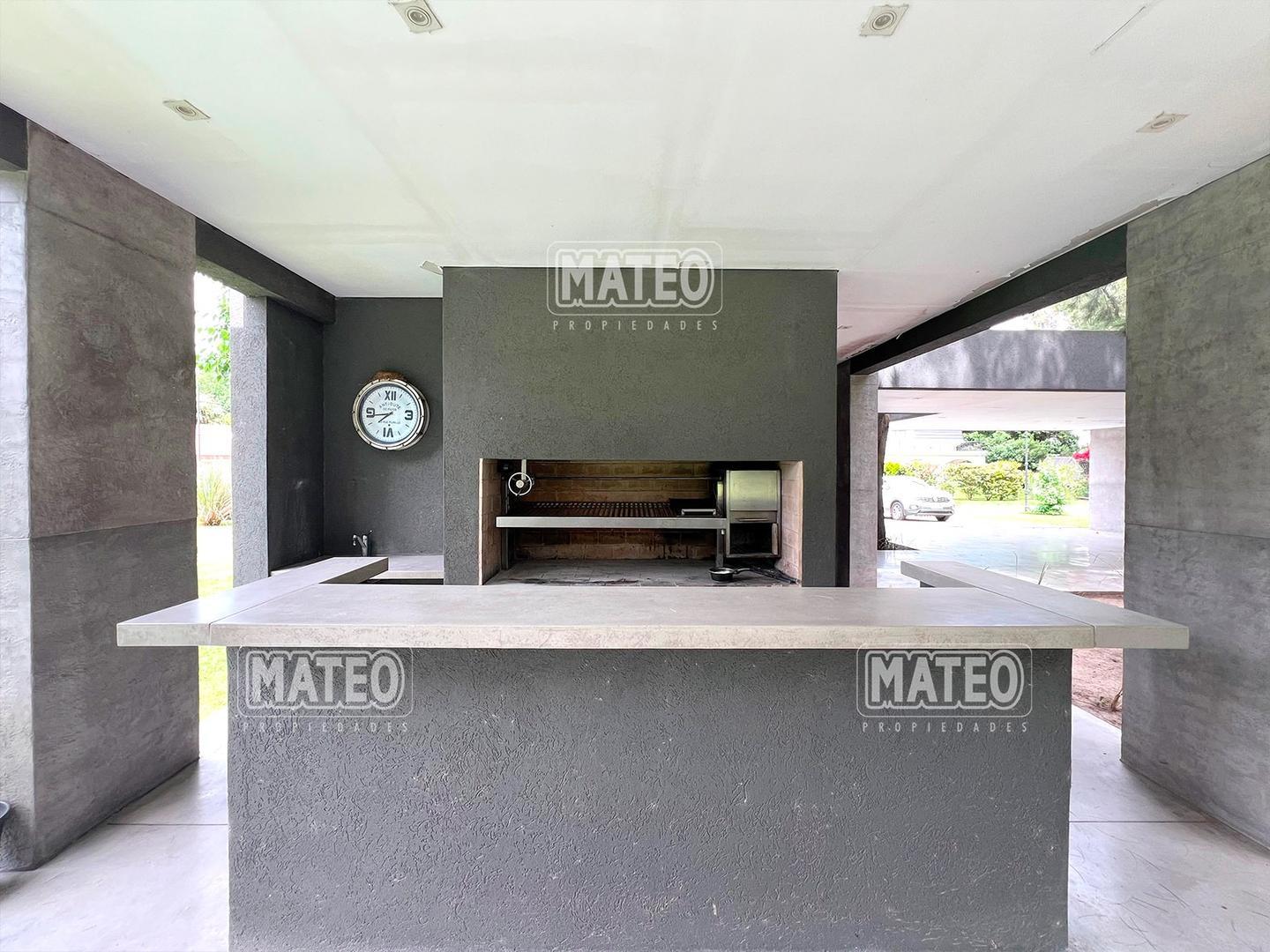 Casa en Alquiler Temporal con 4 cocheras