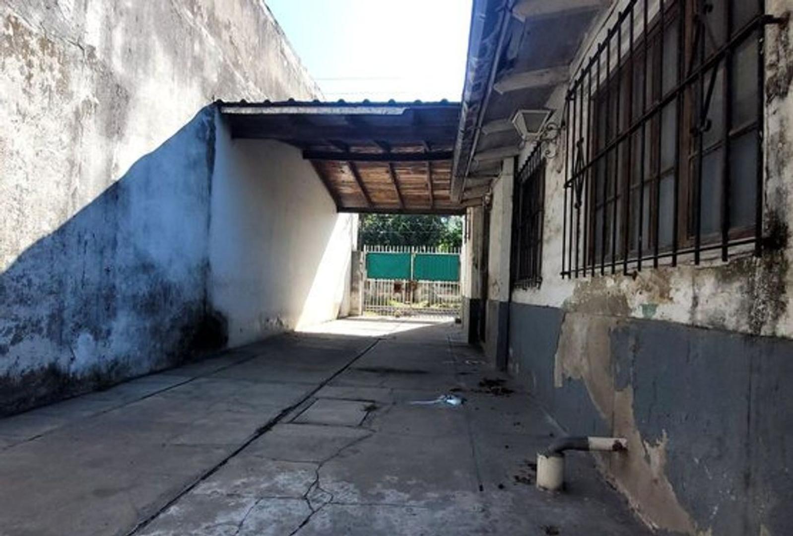 CASA EN VENTA 3 AMBIENTES GONZALEZ CATAN